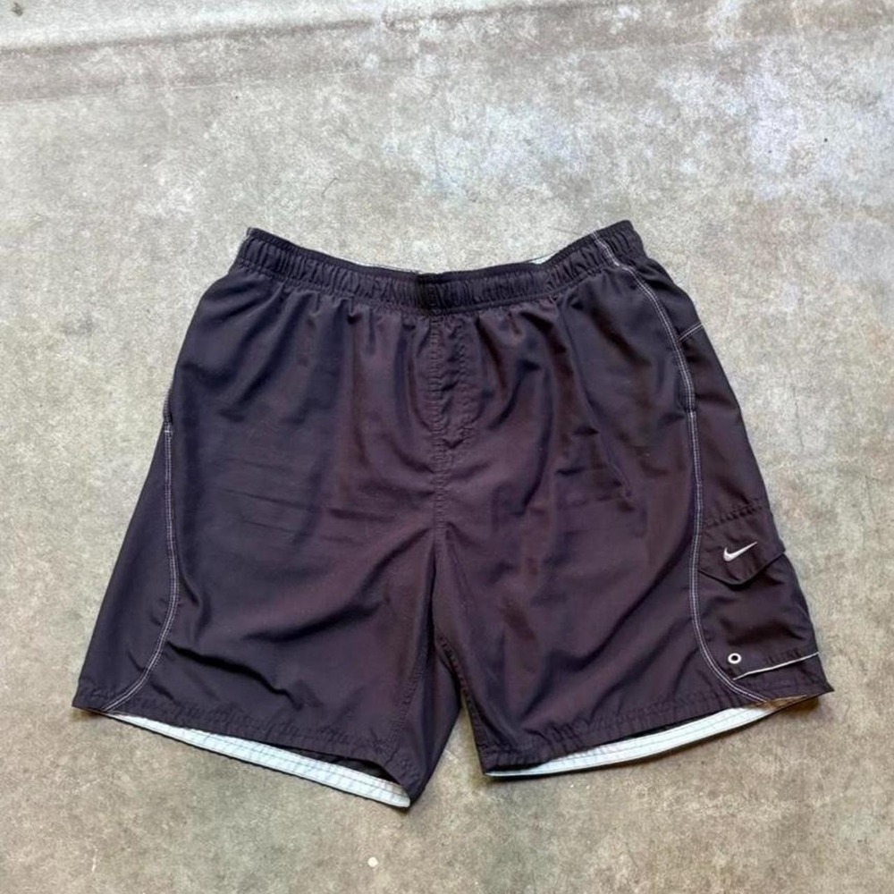 Vintage Y2K Nike black cargo shorts with white stitching Size men's XL